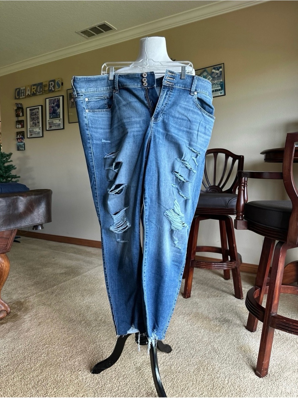 Torrid Super Soft Distressed Jegging Jeans Size 24T Tall Medium Wash